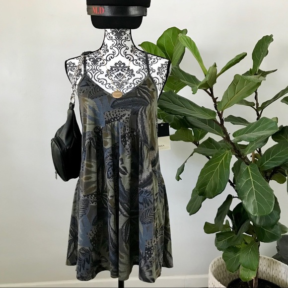 RVCA Dresses & Skirts - 🔥🔥RVCA - FOREST DRESS🔥🔥
